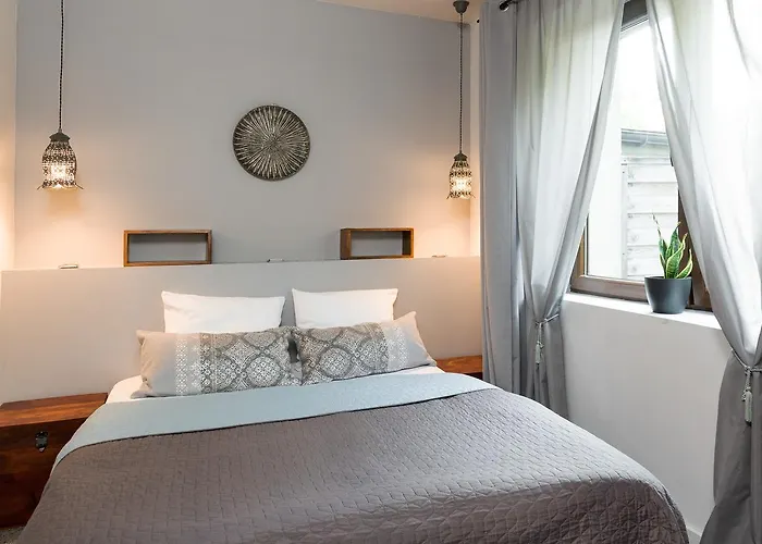 Zakamycze Πανσιόν