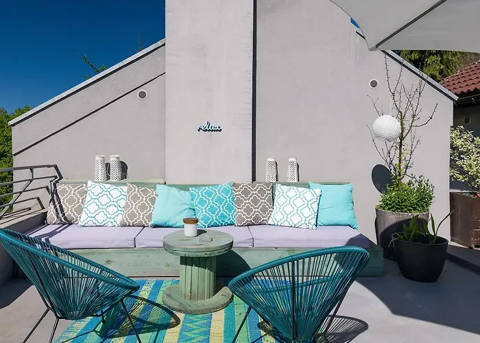 Zakamycze Πανσιόν 3*